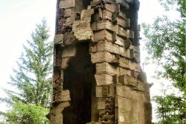 Ruina wieży. Fix fanka.pl, fot. Tomasz Leśniowski CC BY-SA 4.0